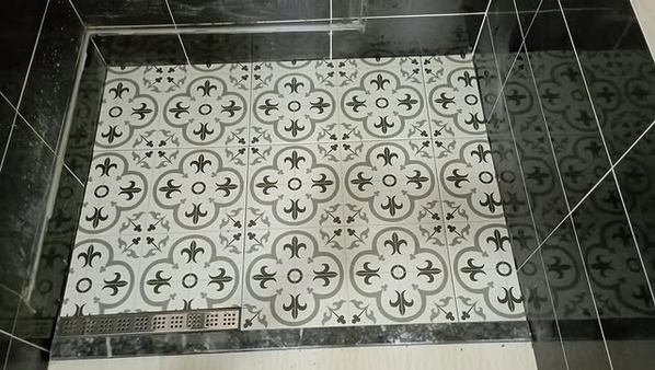 Zeminden Duşakabin